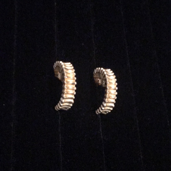 🟠 Givenchy Earrings - Gold Tone Clip Ons - Picture 3 of 12